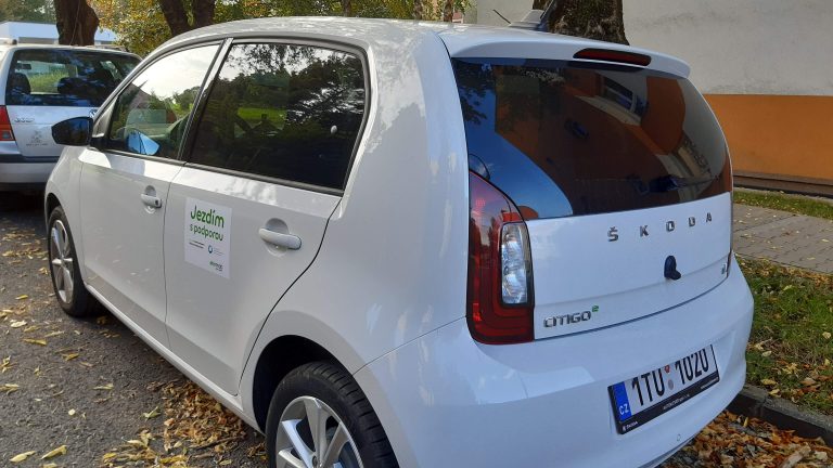 Nový elektromobil, CNG a elektronabíječky
